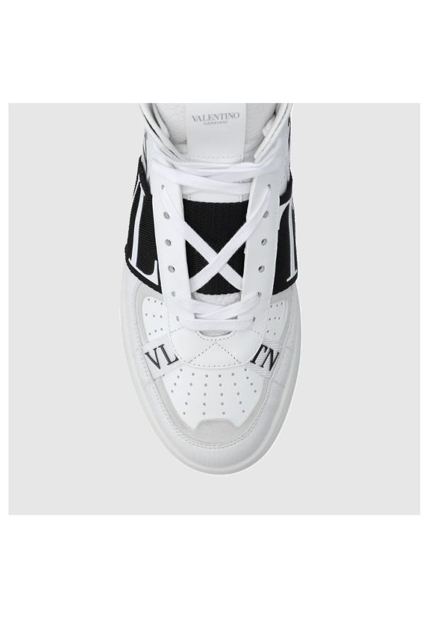 Valentino Garavani - VALENTINO GARAVANI Białe buty męskie za kostkę, Rozmiar 40. Wysokość cholewki: za kostkę. Kolor: biały. Wzór: aplikacja