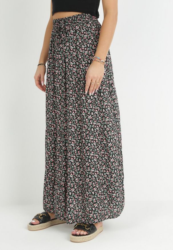 Born2be - Czarna Bawełniana Spódnica Maxi w Kwiatki Amelix. Kolor: czarny. Materiał: bawełna. Wzór: kwiaty