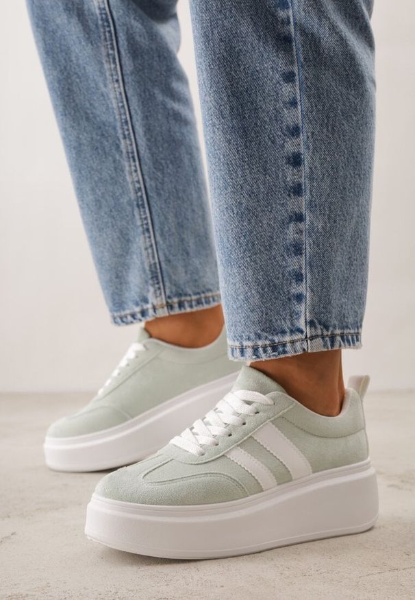 Renee - Zielone Sneakersy Typu Kultowe Tenisówki na Platformie Redoreve. Kolor: zielony. Materiał: skóra, jeans. Obcas: na platformie