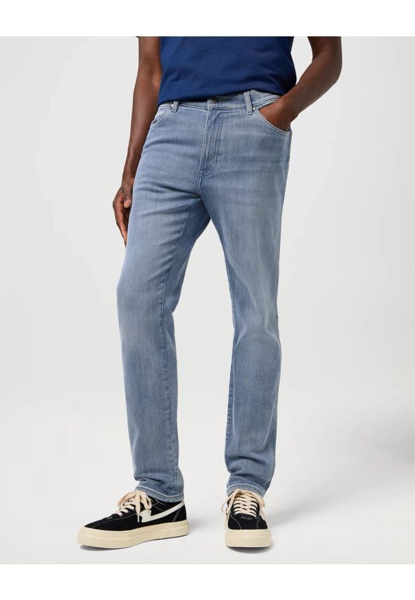Wrangler - MESKIE SPODNIE WRANGLER RIVER GREY LIGHT 112373002