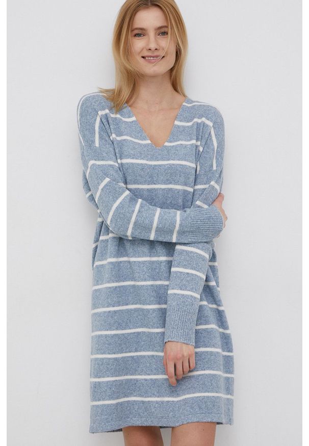 Vero Moda Sukienka mini oversize. Kolor: niebieski. Materiał: dzianina, poliester. Długość rękawa: długi rękaw. Typ sukienki: oversize. Długość: mini