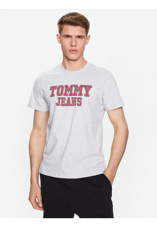 Tommy Jeans T-Shirt Essential DM0DM16405 Szary Regular Fit. Kolor: szary. Materiał: bawełna