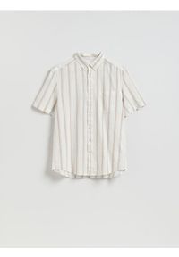 Reserved - Koszula regular z lnem - beżowy. Kolor: beżowy. Materiał: len #1