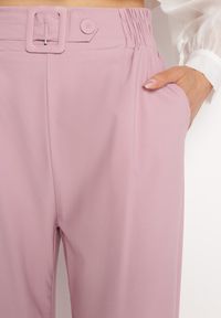 Born2be - Różowe Szerokie Spodnie Paper Bag z Paskiem i Kieszeniami Wrenika. Kolor: różowy. Materiał: materiał #6