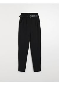 Sinsay - Eleganckie cygaretki paperbag z paskiem - czarny. Kolor: czarny. Styl: elegancki #1