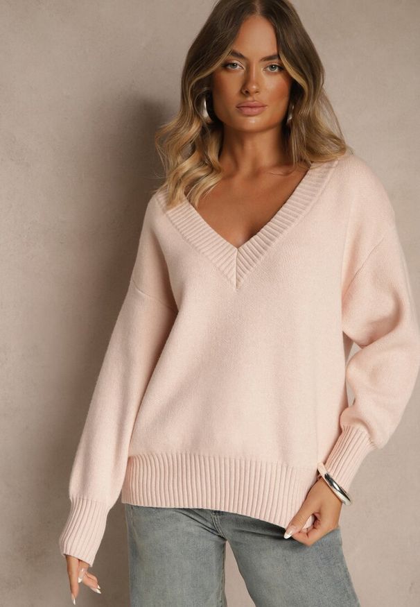 Renee - Różowy Sweter z Kaszmirem i Trójkątnym Dekoltem Plenne. Kolor: różowy. Materiał: kaszmir. Styl: klasyczny