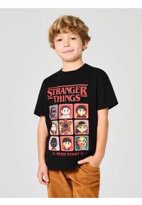 Sinsay - Bawełniana koszulka z nadrukiem Stranger Things - czarny. Kolor: czarny. Materiał: bawełna. Wzór: nadruk #1