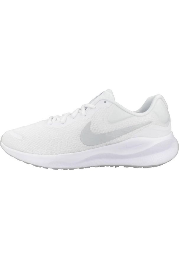 Buty do biegania męskie Nike Revolution 7. Zapięcie: sznurówki. Kolor: biały, wielokolorowy, beżowy. Materiał: materiał, syntetyk, tkanina, guma. Szerokość cholewki: normalna. Model: Nike Revolution. Sport: bieganie