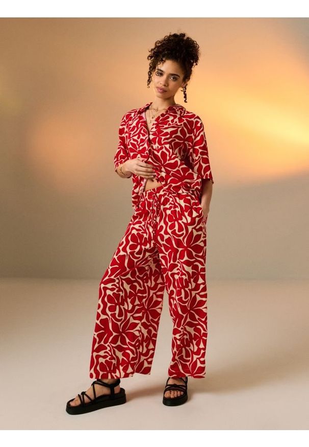 Sinsay - Wiskozowe spodnie wide leg - czerwony. Kolor: czerwony