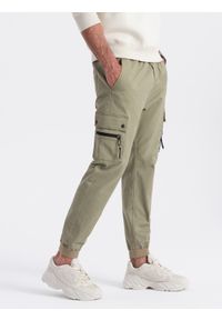 Ombre Clothing - Męskie spodnie JOGGERY z zapinanymi kieszeniami cargo - khaki V1 OM-PAJO-0125 - XXL. Okazja: na co dzień. Kolor: brązowy. Materiał: bawełna, elastan. Wzór: aplikacja. Styl: casual #9