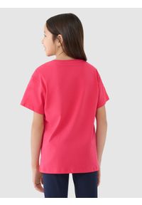 4f - T-shirt oversize z nadrukiem dziewczęcy - różowy. Okazja: na co dzień. Kolor: różowy. Materiał: bawełna, jersey, dzianina. Wzór: nadruk. Styl: sportowy, casual, klasyczny