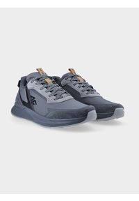 4f - Buty sneakersy ALL-YEAR z wkładką Ortholite Hybrid Plus męskie. Kolor: czarny. Materiał: materiał, nylon, zamsz, guma. Szerokość cholewki: normalna. Sport: turystyka piesza