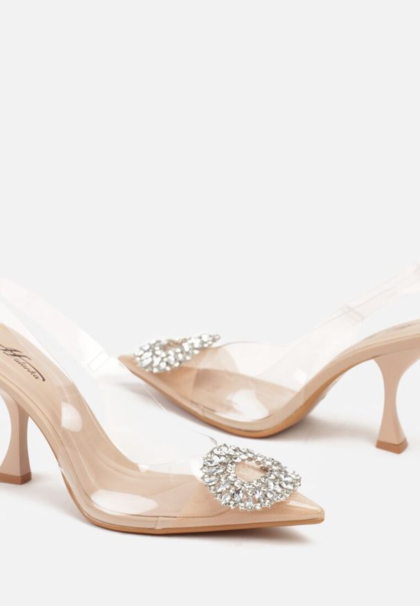 Born2be - Beżowe Transparentne Czółenka Bez Pięty z Metalową Aplikacją i Cyrkonami Navinnia. Okazja: na wesele, na co dzień, na ślub cywilny. Kolor: beżowy. Wzór: aplikacja. Obcas: na obcasie. Styl: casual. Wysokość obcasa: średni