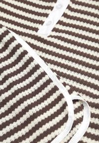 Born2be - Beżowo-Brązowy Dzianinowy Komplet Oversize w Paski Koszulka Polo i Szorty Tesanore. Kolor: beżowy. Materiał: dzianina. Wzór: paski #4