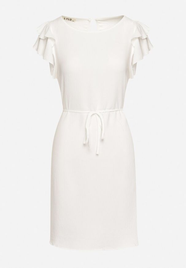 Born2be - Biała Trapezowa Sukienka z Krótkim Rękawem z Falbankami Wiązana Cienkim Paskiem Rissalia. Typ kołnierza: kołnierz z falbankami. Kolor: biały. Długość rękawa: krótki rękaw. Typ sukienki: trapezowe. Styl: klasyczny