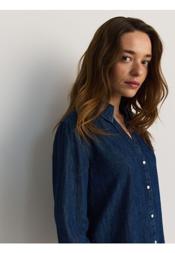 Reserved - Jeansowa koszula - niebieski. Kolor: niebieski. Materiał: jeans