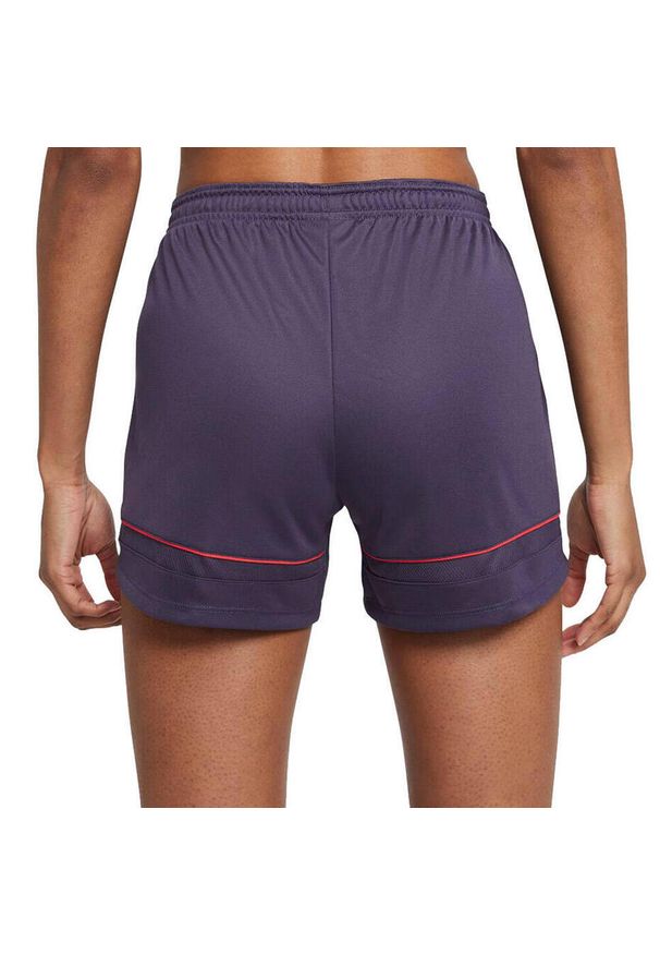 Nike - Damskie Spodenki Dri FIT Academy Shorts. Kolor: fioletowy. Technologia: Dri-Fit (Nike)