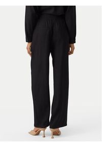 Vero Moda Spodnie materiałowe Jesmilo 10287363 Czarny Regular Fit. Kolor: czarny. Materiał: len, wiskoza #4
