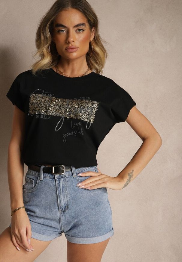 Renee - Czarny Bawełniany T-shirt z Cyrkoniami Perłami i Rękawami Nietoperz Inellira. Kolor: czarny. Materiał: bawełna. Wzór: aplikacja
