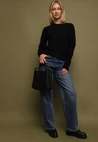 Born2be - Czarny Klasyczny Sweter z Wiskozą i Wełną Norpine. Okazja: na co dzień. Kolor: czarny. Materiał: wełna, wiskoza. Styl: klasyczny #4