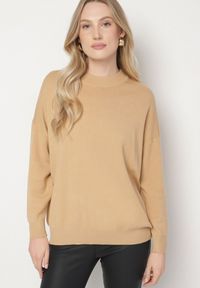 Born2be - Beżowy Gładki Sweter z Rękawami Typu Nietoperz Ralanevia. Okazja: do pracy, na co dzień. Kolor: beżowy. Wzór: gładki. Styl: casual #5