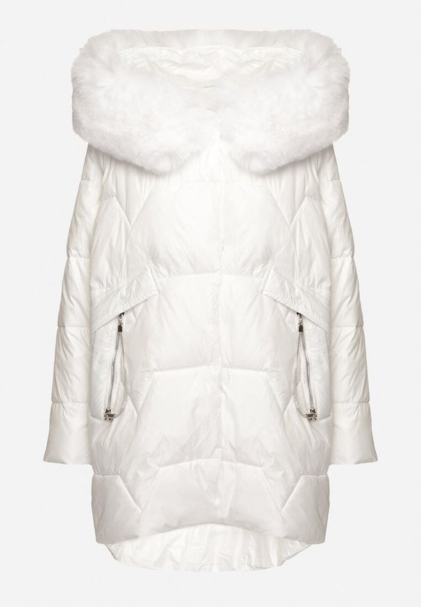 Born2be - Biała Pikowana Kurtka o Pudełkowym Kroju z Odpinanym Futerkiem i Ozdobnym Suwakiem Hedilina. Okazja: na spacer, na co dzień. Kolor: biały. Materiał: futro. Styl: casual, elegancki