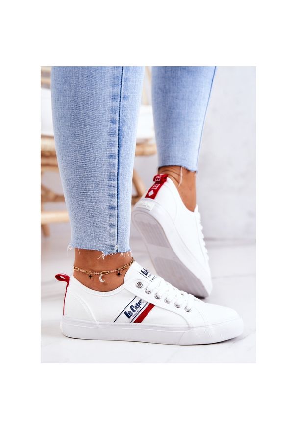 Tenisówki Trampki Lee Cooper LCW-22-31-0830L Białe. Kolor: biały. Materiał: materiał, jeans. Wzór: gładki. Obcas: na platformie. Styl: klasyczny