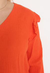 Born2be - Pomarańczowa Bluzka z Bawełny z Długim Rękawem i Falbanką Pixela. Kolor: pomarańczowy. Materiał: bawełna. Długość rękawa: długi rękaw. Długość: długie. Wzór: aplikacja. Styl: elegancki #7