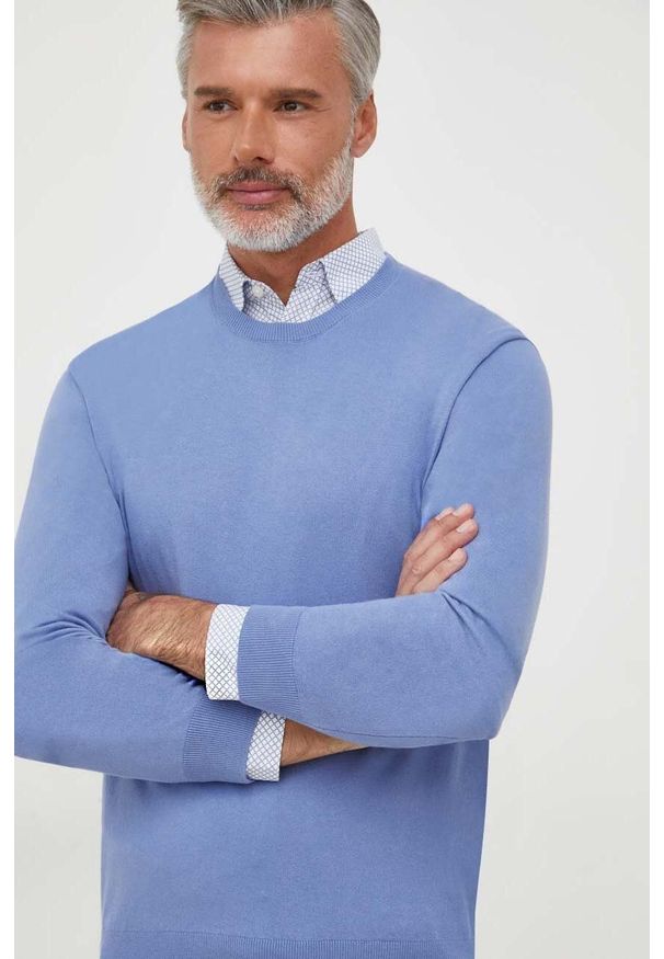 United Colors of Benetton sweter męski kolor niebieski lekki. Kolor: niebieski. Materiał: dzianina. Styl: klasyczny