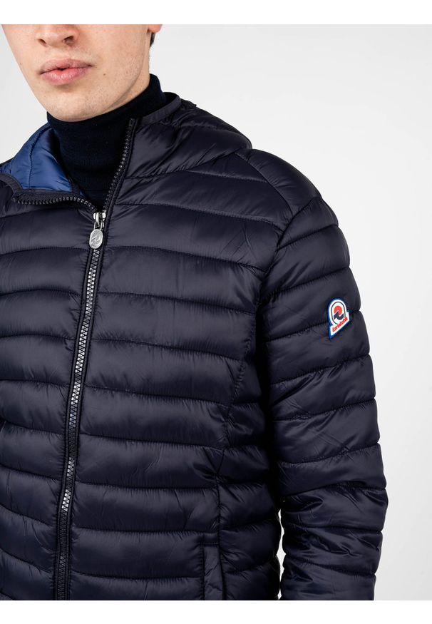 Invicta Kurtka "Down Jacket" | 4431449 | Mężczyzna | Granatowy. Okazja: na co dzień. Typ kołnierza: kaptur. Kolor: niebieski. Materiał: poliamid. Wzór: aplikacja. Styl: casual