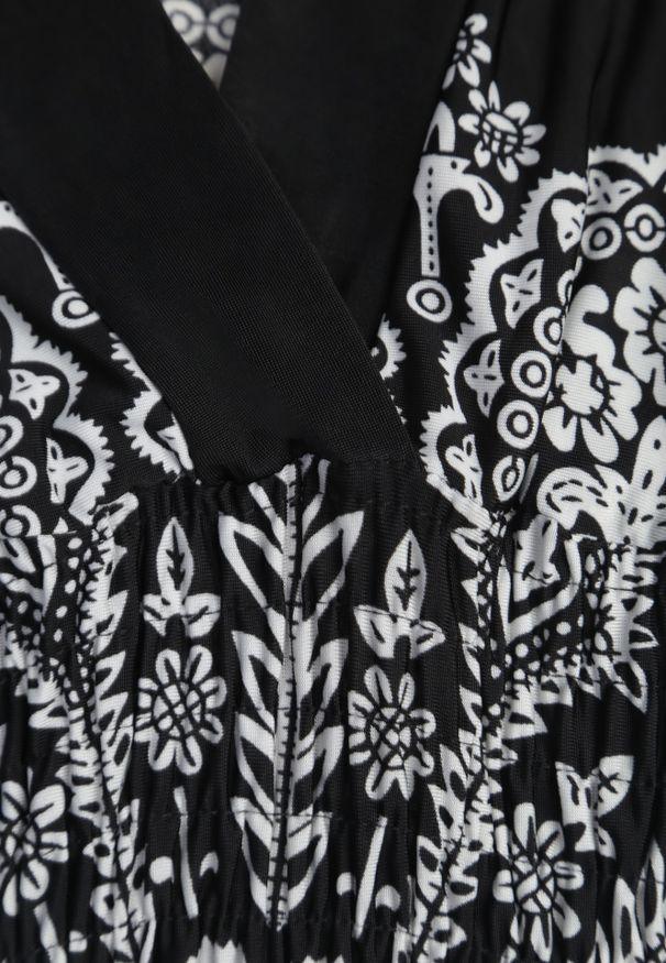 Renee - Czarna Sukienka Maxi w Etniczny Wzór Josanie. Kolor: czarny. Styl: boho, wakacyjny. Długość: maxi