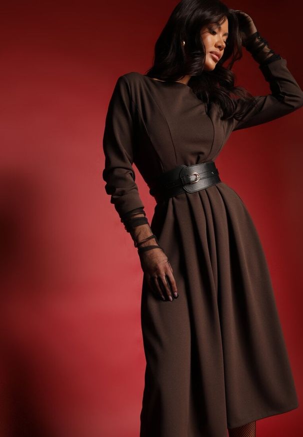 Renee - Brązowa Rozkloszowana Sukienka w Eleganckim Stylu Temilissa. Okazja: na co dzień, na imprezę, na spotkanie biznesowe. Kolor: brązowy. Typ sukienki: rozkloszowane. Styl: elegancki
