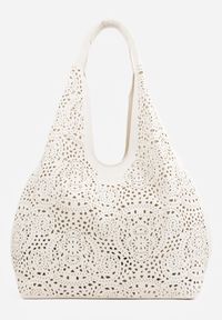 Born2be - Biała Casualowa Torebka Hobo z Ażurowymi Wycięciami i Dodatkową Saszetką Hippona. Kolor: biały. Wzór: ażurowy. Styl: casual. Rodzaj torebki: na ramię #1