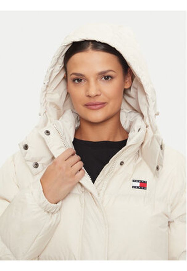 Tommy Jeans Kurtka puchowa Alaska DW0DW18860 Beżowy Regular Fit. Kolor: beżowy. Materiał: syntetyk
