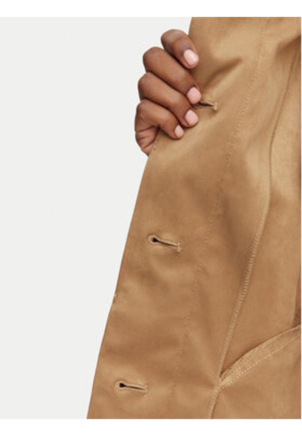Guess Kurtka z imitacji skóry W6GL45 W2466 Brązowy jasny Regular Fit. Kolor: brązowy. Materiał: syntetyk