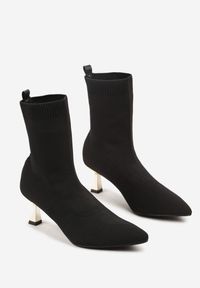 Born2be - Czarno-Złote Botki Vices na Metalicznej Szpilce Kaczuszce ze Skarpetową Cholewką Vamige. Okazja: na co dzień. Kolor: czarny. Materiał: jeans. Szerokość cholewki: normalna. Obcas: na szpilce. Styl: casual, klasyczny #4