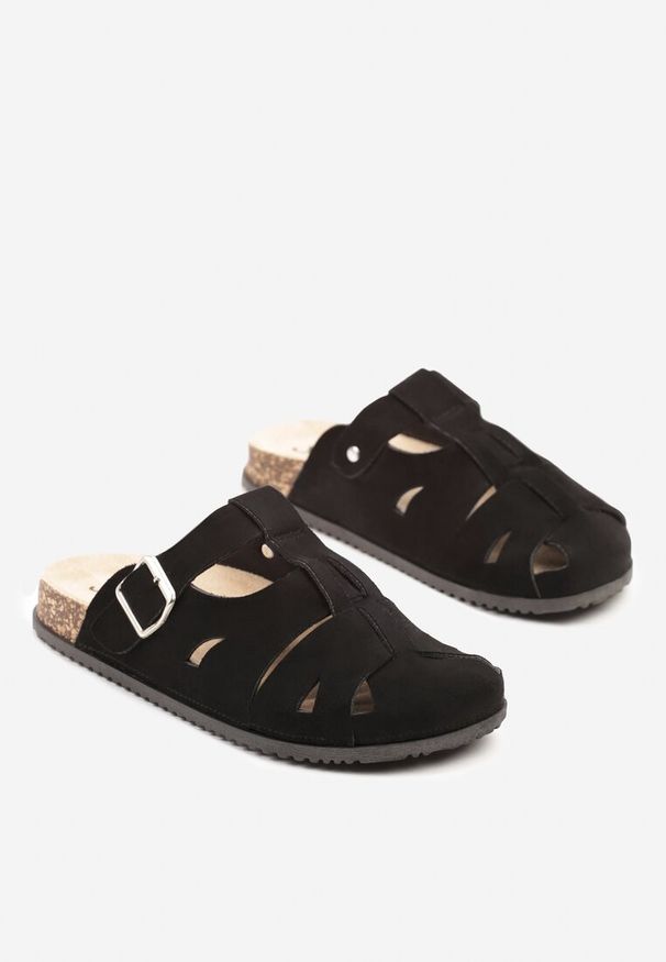 Renee - Czarne Klapki w Stylu Chodaków Zdobione Wycięciami Wisae. Okazja: na co dzień. Kolor: czarny. Materiał: jeans. Wzór: aplikacja. Sezon: lato. Obcas: na obcasie. Styl: elegancki, casual. Wysokość obcasa: niski
