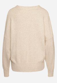 Born2be - Beżowy Sweter z Dekoltem w V z Domieszką Kaszmiru Mariara. Okazja: na co dzień. Typ kołnierza: dekolt w kształcie V. Kolor: beżowy. Materiał: kaszmir. Wzór: bez wzorów. Styl: casual #4