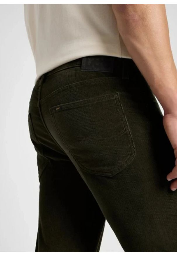 Lee - LEE MĘSKIE SPODNIE SZTRUKSOWE LEE DAREN ZIP FLY BLACK 112365814. Materiał: sztruks