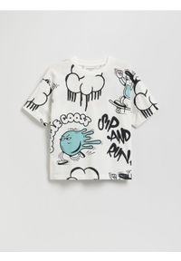 Reserved - T-shirt z nadrukiem - złamana biel. Materiał: dzianina, bawełna. Wzór: nadruk