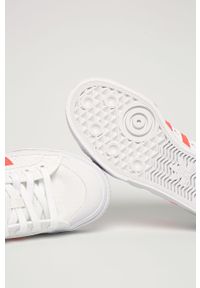 adidas Originals - Tenisówki Nizza Platform W. Nosek buta: okrągły. Zapięcie: sznurówki. Kolor: biały. Materiał: syntetyk, materiał, skóra ekologiczna, guma. Szerokość cholewki: normalna. Obcas: na platformie. Wysokość obcasa: średni #4