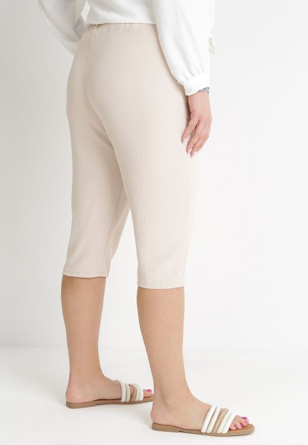 Born2be - Jasnobeżowe Szorty z Nogawką za Kolano z Gumką w Pasie i Wiązaniem Gentria. Okazja: na co dzień. Kolekcja: plus size. Kolor: beżowy. Materiał: materiał. Styl: casual
