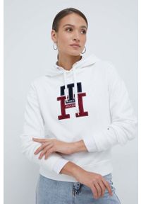 TOMMY HILFIGER - Tommy Hilfiger bluza bawełniana damska kolor biały z kapturem z aplikacją. Okazja: na co dzień. Typ kołnierza: kaptur. Kolor: biały. Materiał: bawełna. Wzór: aplikacja. Styl: casual