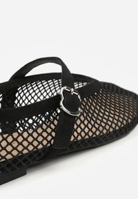 Renee - Czarne Balerinki Ozdobione Siateczką Arolamar. Okazja: na co dzień. Zapięcie: sprzączka. Kolor: czarny. Materiał: jeans. Wzór: aplikacja. Sezon: lato. Styl: casual, elegancki #8