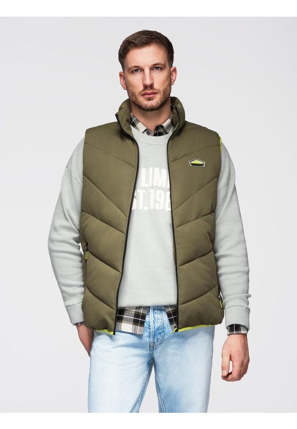 Ombre Clothing - Pikowany bezrękawnik męski z neonowymi akcentami – oliwkowy V5 - Rozmiar: S/M. Typ kołnierza: kołnierzyk stójkowy. Kolor: oliwkowy. Materiał: tkanina, syntetyk, materiał, poliester, guma. Długość rękawa: bez rękawów. Wzór: aplikacja