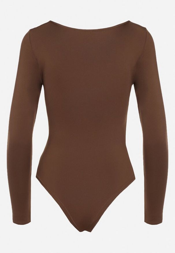 Born2be - Brązowe Body z Wiskozą Usztywnianymi Miseczkami i Metalową Aplikacją Alumira. Kolor: brązowy. Materiał: wiskoza. Długość rękawa: długi rękaw. Długość: długie. Wzór: aplikacja. Styl: elegancki