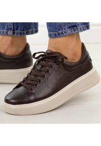 Brązowe skórzane półbuty damskie Cambell 19379. Okazja: na spacer, na co dzień. Zapięcie: sznurówki. Kolor: brązowy. Materiał: skóra. Sezon: wiosna, jesień, lato. Styl: casual, elegancki, klasyczny #1