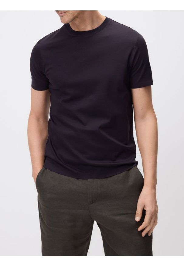 Reserved - T-shirt regular fit z lyocellem - ciemnofioletowy. Kolor: fioletowy. Materiał: bawełna