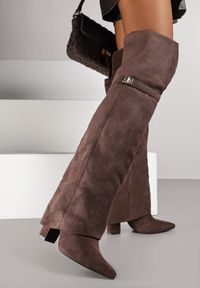 Renee - Brązowe Kozaki na Słupku w Stylu Kowbojek z Wywiniętą Cholewką i Ozdobą Neliesa. Okazja: na co dzień. Kolor: brązowy. Materiał: jeans. Szerokość cholewki: normalna. Wzór: aplikacja. Obcas: na słupku. Styl: casual
