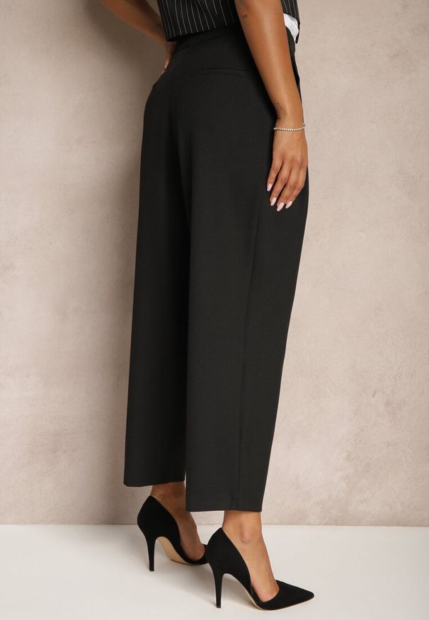 Renee - Czarne Spodnie o Garniturowym Fasonie High Waist Relessa. Okazja: na spotkanie biznesowe, do pracy. Stan: podwyższony. Kolor: czarny. Styl: biznesowy